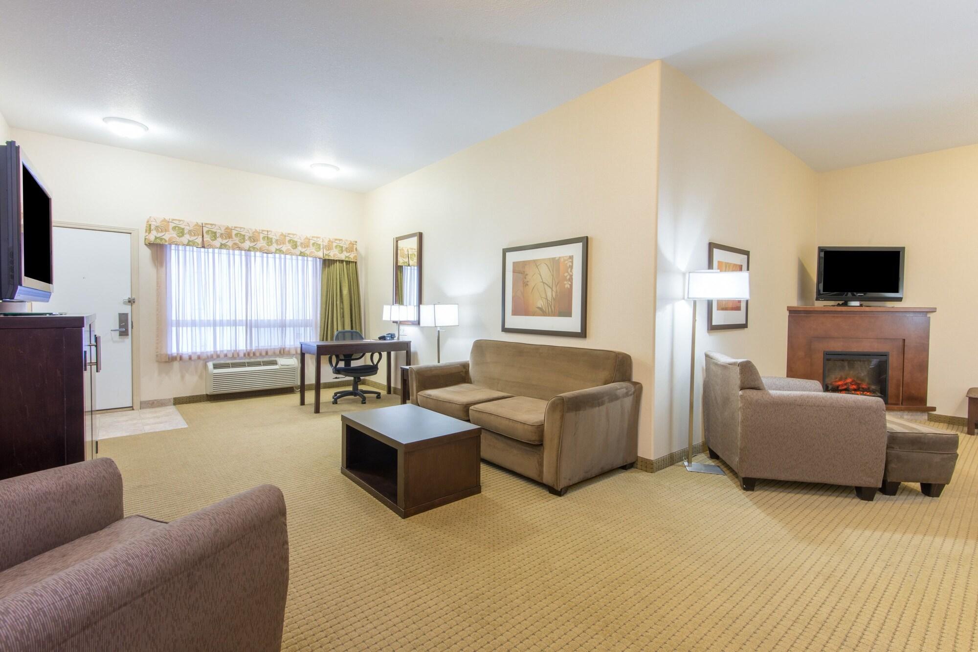 Ramada By Wyndham Lac La Biche Dış mekan fotoğraf