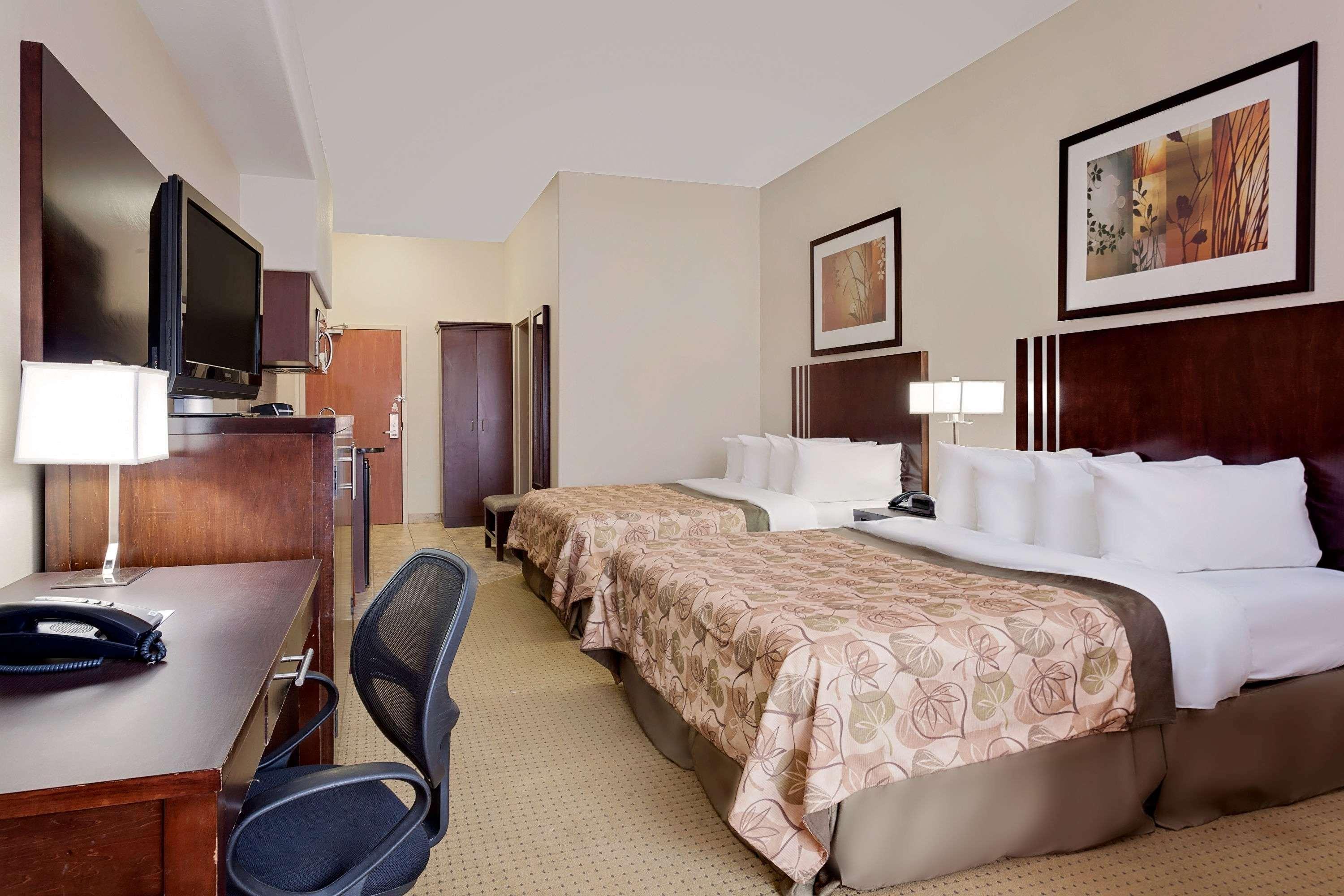 Ramada By Wyndham Lac La Biche Dış mekan fotoğraf