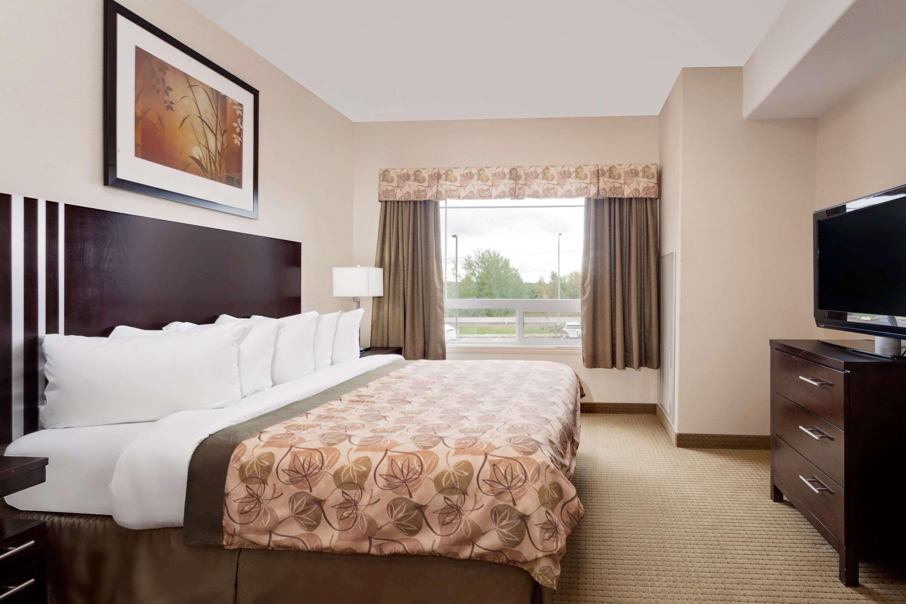 Ramada By Wyndham Lac La Biche Dış mekan fotoğraf