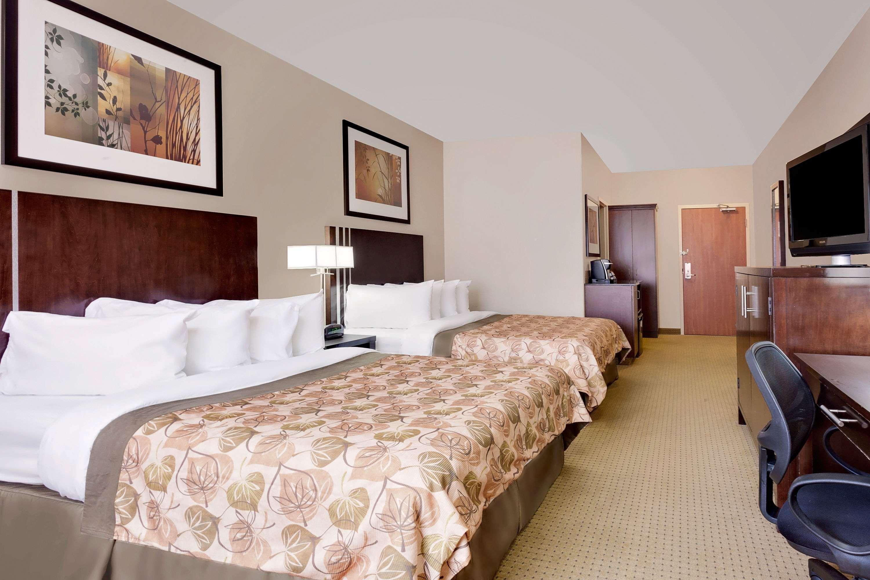 Ramada By Wyndham Lac La Biche Dış mekan fotoğraf