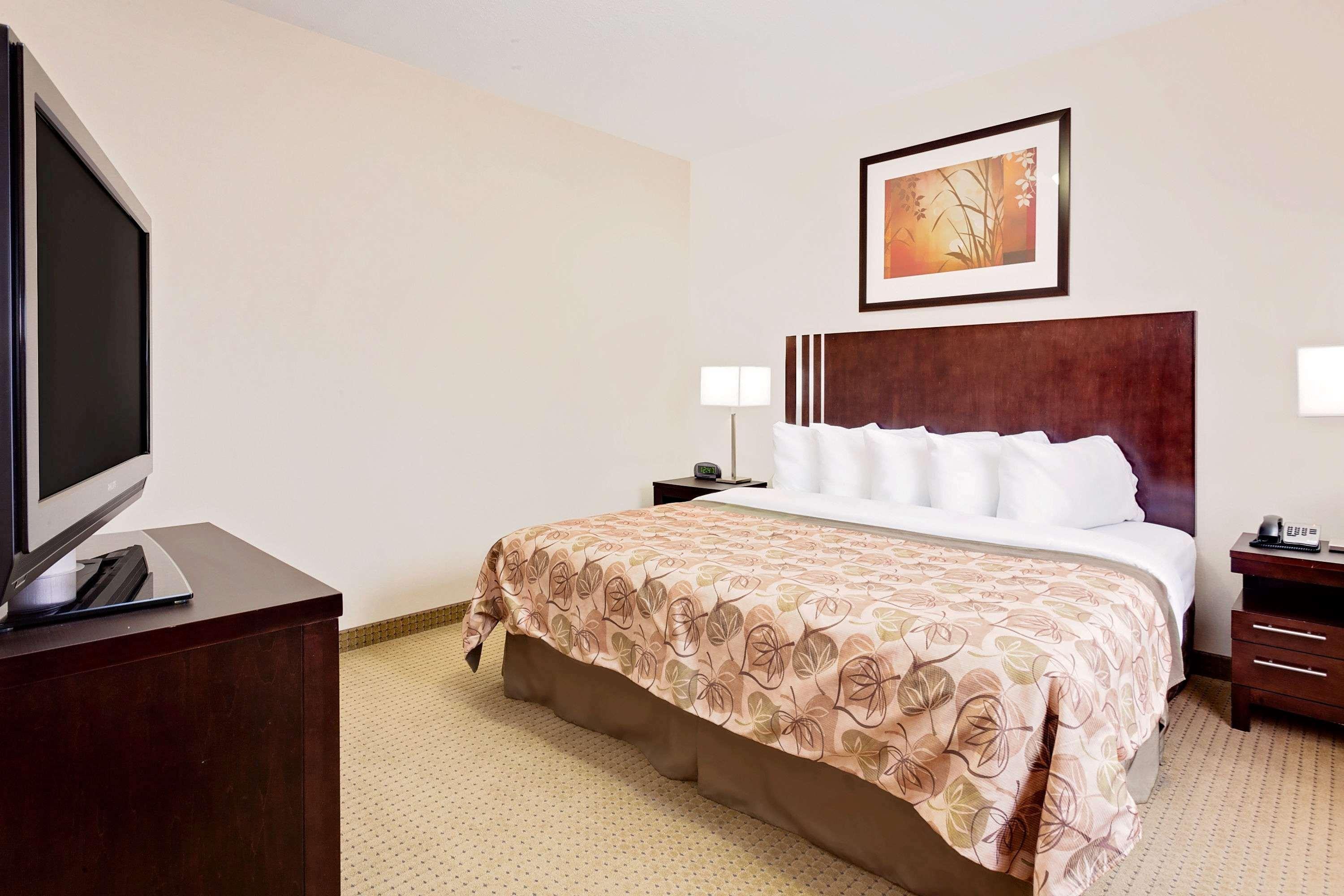 Ramada By Wyndham Lac La Biche Dış mekan fotoğraf