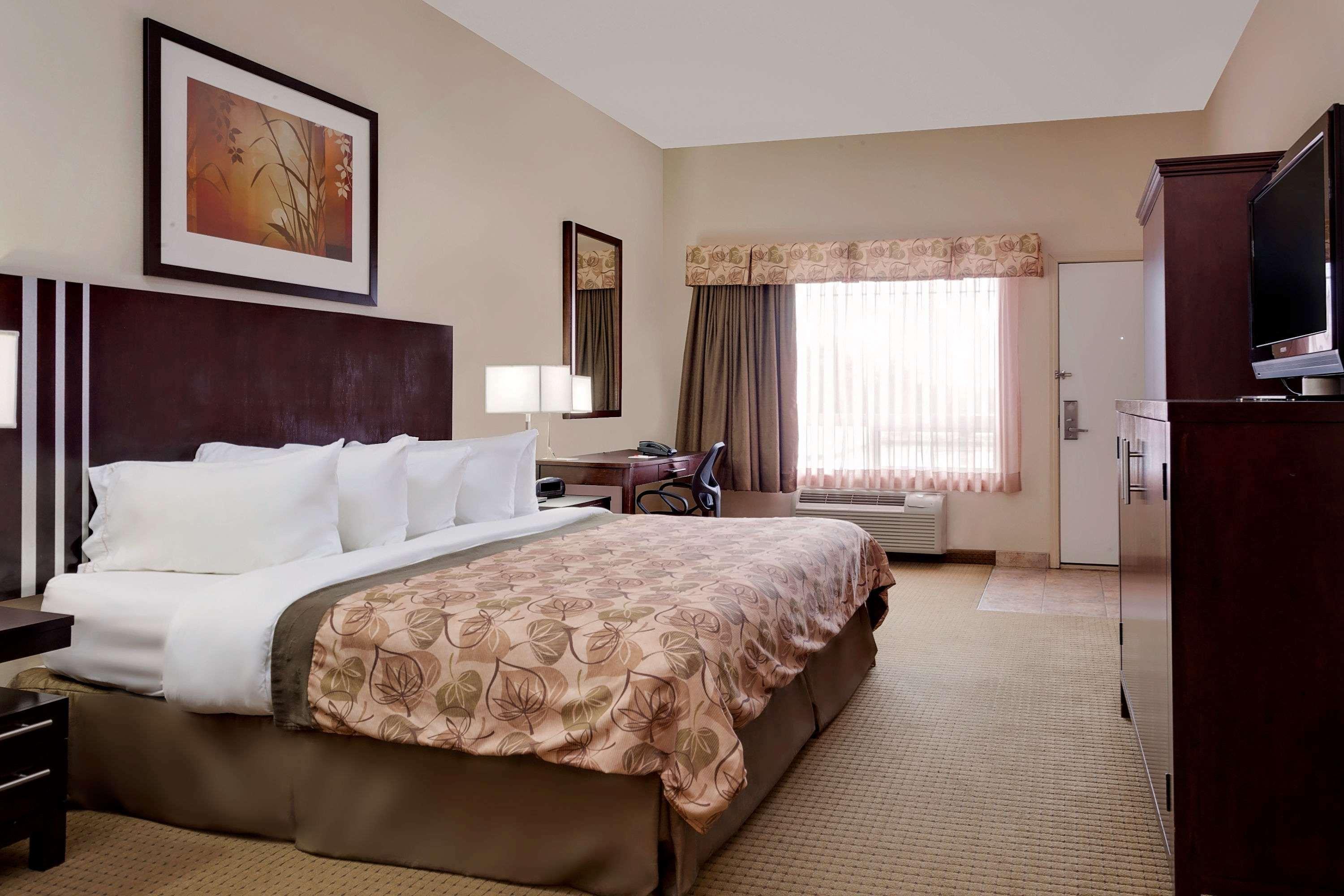 Ramada By Wyndham Lac La Biche Dış mekan fotoğraf