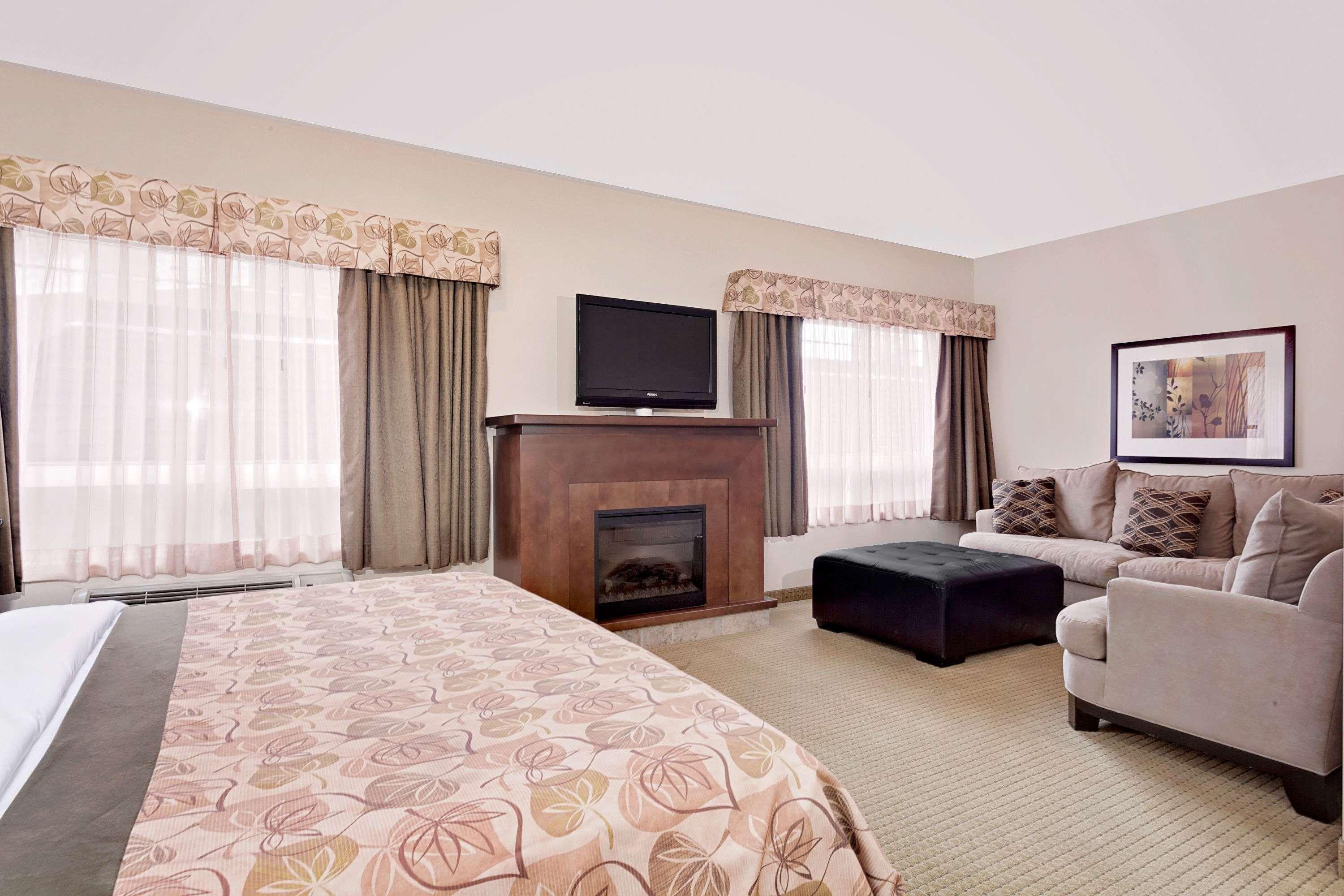 Ramada By Wyndham Lac La Biche Dış mekan fotoğraf