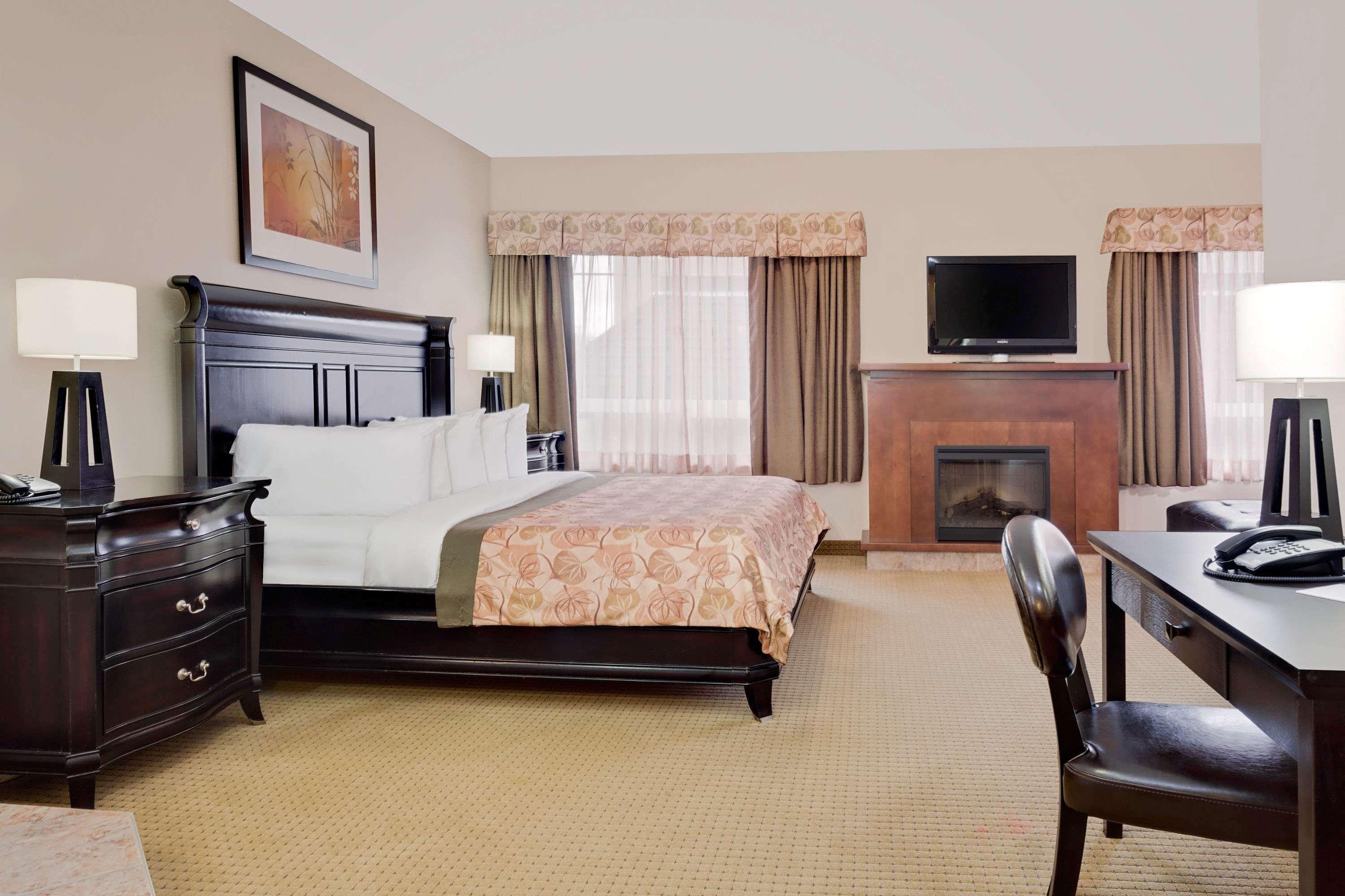 Ramada By Wyndham Lac La Biche Dış mekan fotoğraf