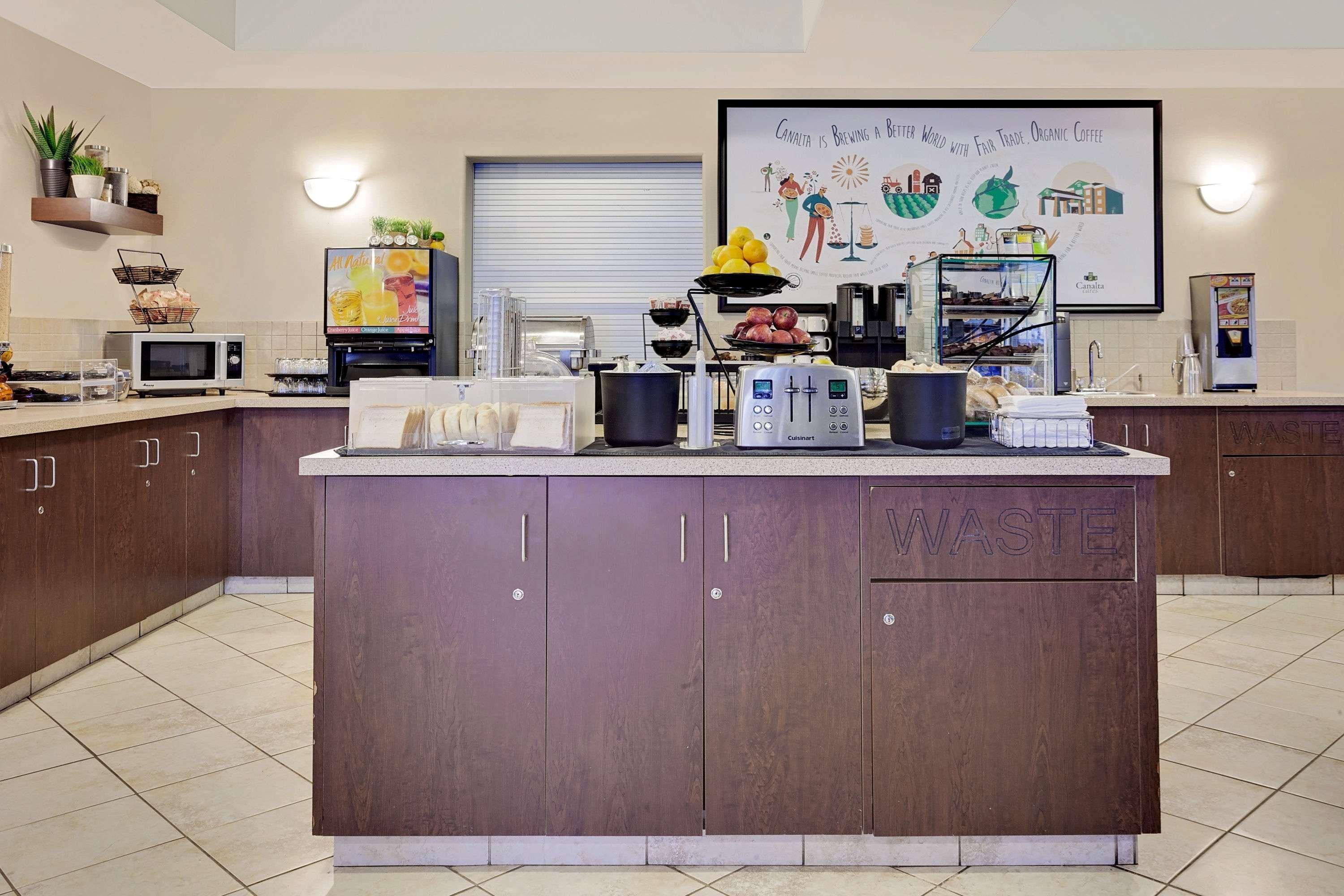 Ramada By Wyndham Lac La Biche Dış mekan fotoğraf